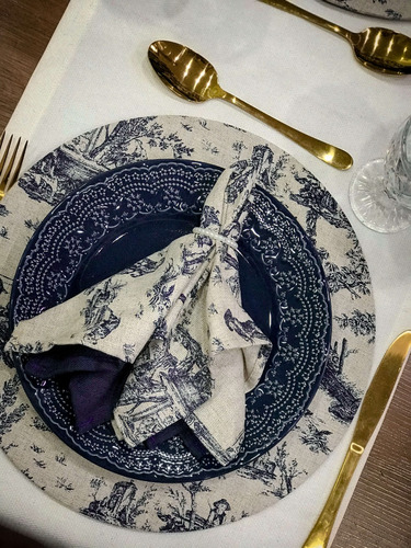 Mesa Posta 4 Lugares Toile Azul Guardanapos Trilhos Em Linho