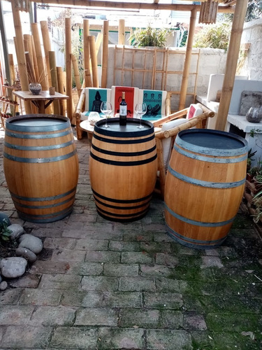 Barricas De Vino Pulidas, Rapretadas Y Pintadas