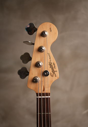 Baixo Fender Precision Bass