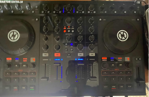 Controlador Traktor Kontrol S4