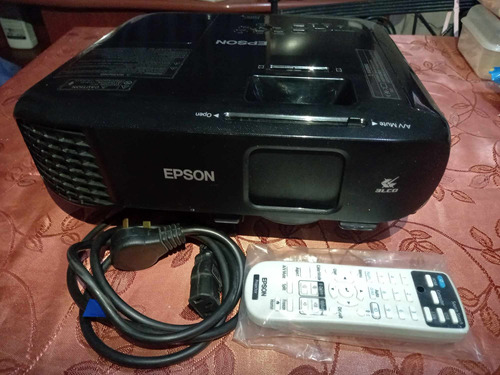 Proyector Epson Fh52+ De 4000 Lúmenes Como Nuevo