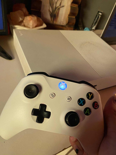 Xbox One S 500gb Meses De Uso