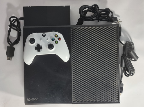 Console Xbox One Fat Com 1 Controle E Os Cabos Na Caixa