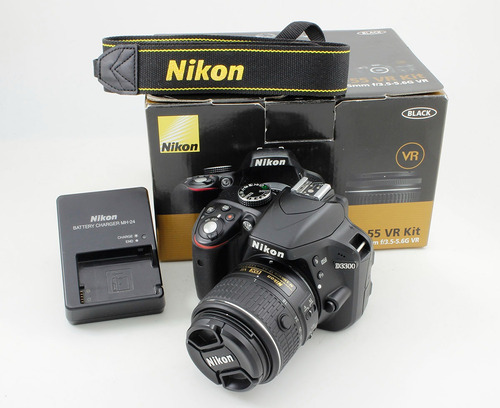  Nikon Kit D3300 + Lente 18-55mm Vr Ii Dslr Color  Negro 