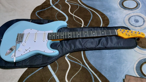 Guitarra Stratocaster Jay Turser Usada