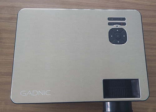 Proyector Gadnic Pro View Gold Edition 5000 Lúmenes Android 