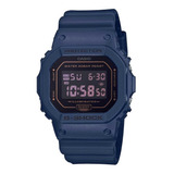 Reloj Pulsera Casio G-shock Dw5600 De Cuerpo Color Azul, Digital, Fondo Negro, Con Correa De Resina Color Azul, Dial Lila, Minutero/segundero Lila, Bisel Color Azul, Luz Azul Verde Y Hebilla Simple