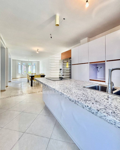 En Venta Casa En El Conjunto Residencial Royal Crown Residences. - Imagen 2