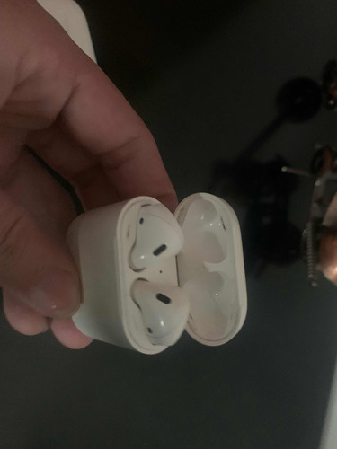 AirPods