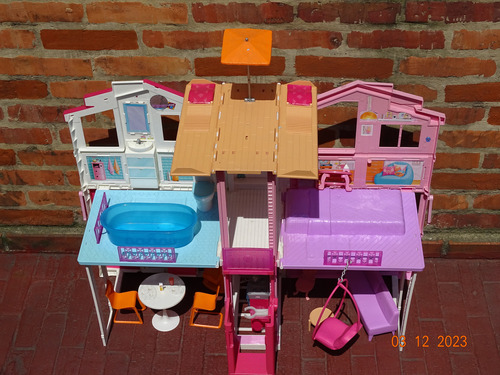 Espectacular Casa De Muñecas Barbie Story Townhouse Usada