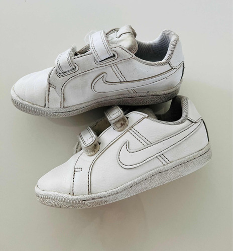 Zapatillas Nike Niño, Blancas Con Velcro, Talle 25. Colegial