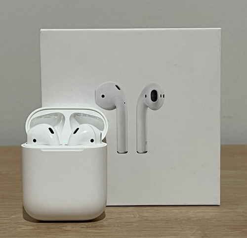 Apple AirPods 2a Geração - Completo - Bem Conservado