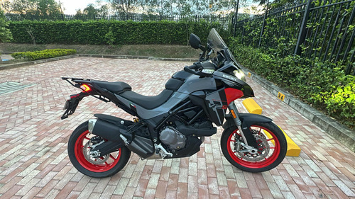 Ducati Multistrada V2 S