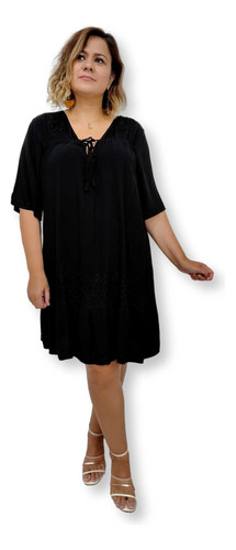 Vestido Curto Indiano Manga Curta Com Bordados Plus Size