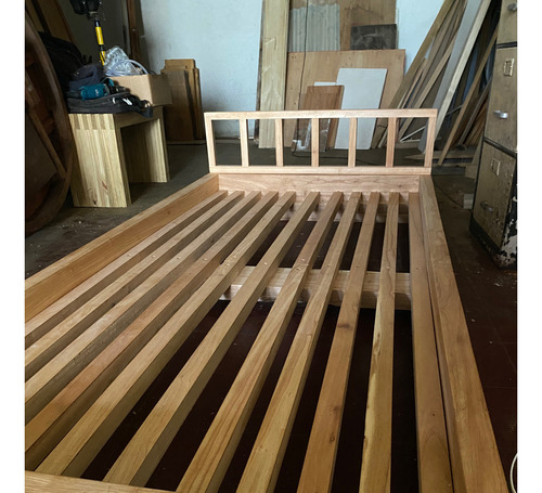 Cama De Madera En Pino Oregón.