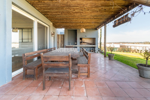 Venta Cómoda Casa Familiar En Barrio Privado - Mirador Id 6072