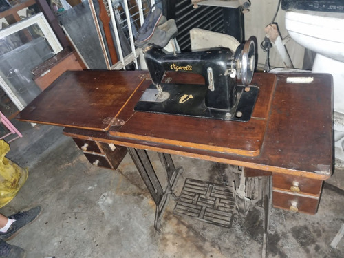 Máquina De Costura Vigorelli Antiga P Decoração No Estado