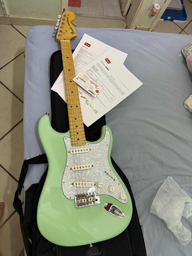 Guitarra Fender Stratocaster Surf Green - Texas Special Caps