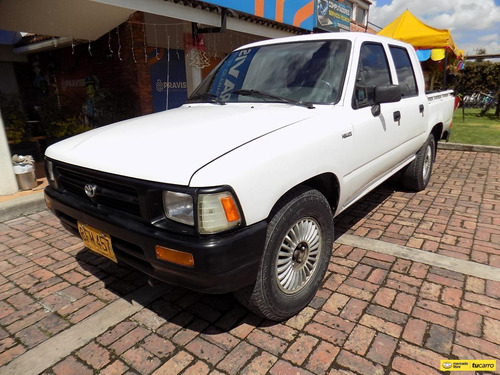 Toyota Hilux 2.4cc Mt Aa 4x2 