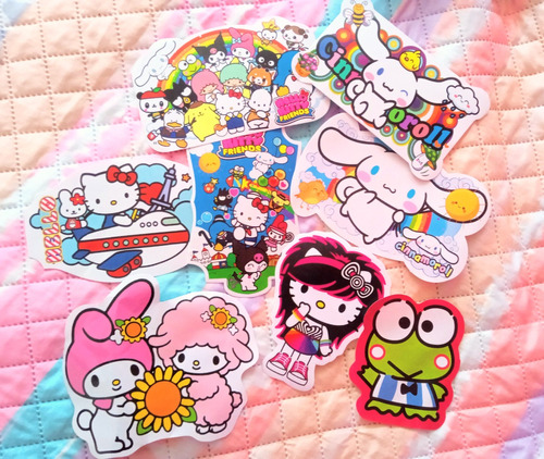 30 Stickers Kawaii Grandes Kitty, Kuromi, Cinnamoroll
