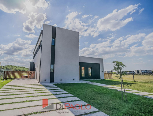 Casa En Venta En San Sebastian - Imagen 2