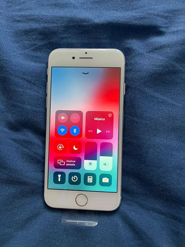 iPhone 8 256 - Color Plata - Seminuevo