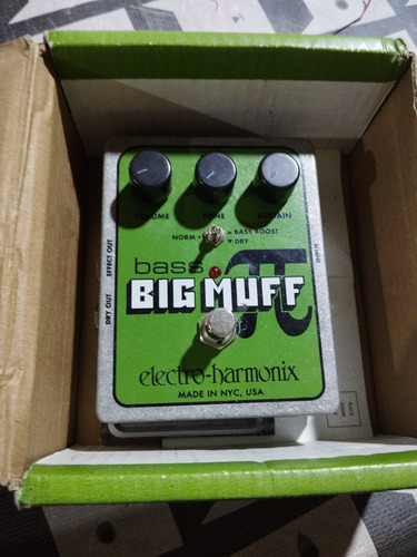 Pedal Bass Big Muff Electro-harmonix