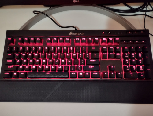 Teclado Gamer Corsair K68 Cherry Mx 