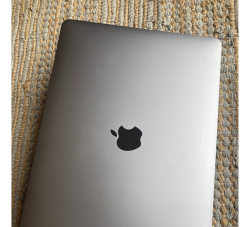 Apple Macbook Pro M2 (2022) 16 Gb Ram, 512 Gb Ssd 