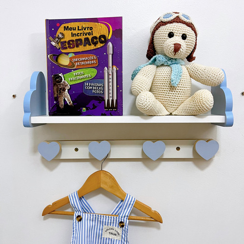 2 Prateleiras Infantil Formatos 45cm E 2 Cabideiros Coração