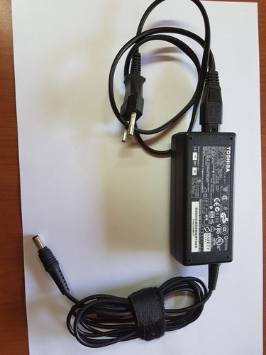 Cargador Toshiba 19v Y 3.42a Original Usado 