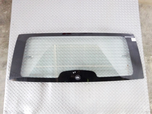 Vidrio Cristal Medallón Original Fiat Uno 2015-2019 Detalle