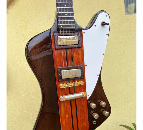 Guitarra Firebird (luthier)