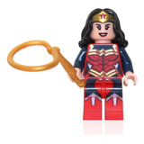Minifigura De Dc Mujer Maravilla Con Lazo Dorado Lego