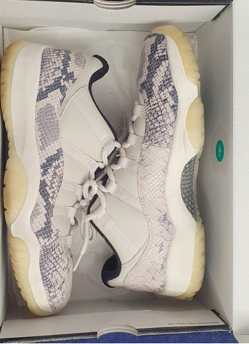 Jordan 11 Low Snake Light Bone