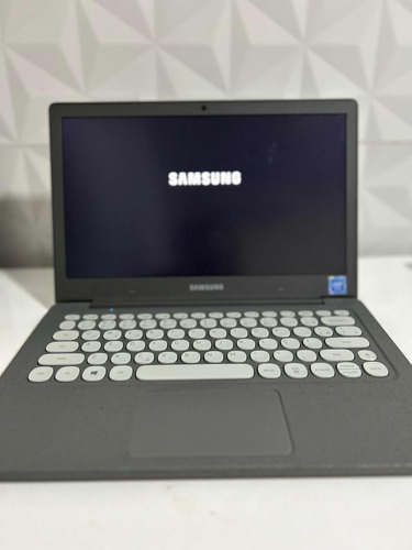 Notbook Samsung F30 Semi-novo