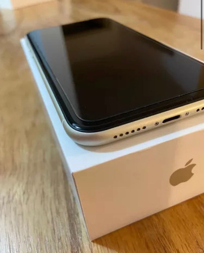 Celular iPhone 11