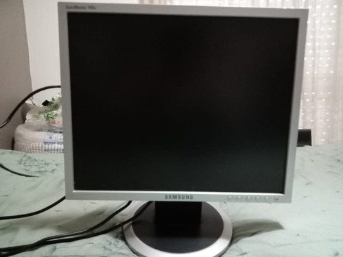 Monitor Samsung 17 Syncmaster 740n + Cable Vga