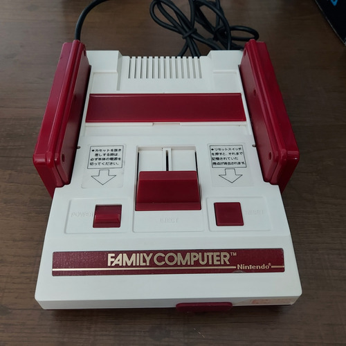Nintendo Family Computer Famicom Original Só O Console