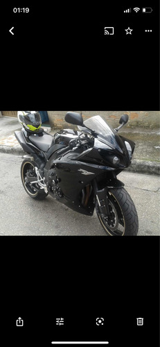 YAMAHA R1 2010