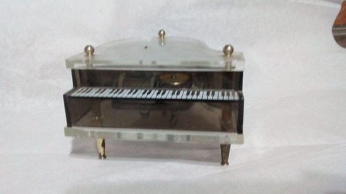 Cajita  Musical  Forma Piano Vintage  Made In Hong Kong