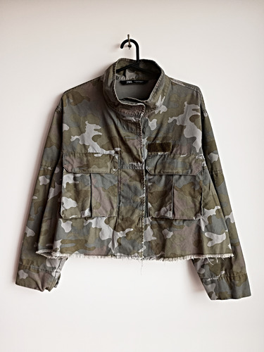 Chaqueta Zara Estampada Camuflada, Talle S/m