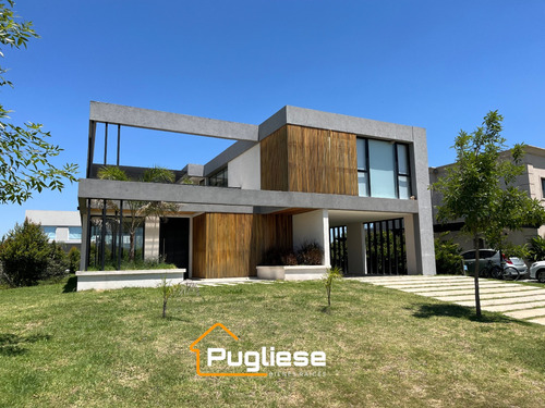 Casa De Diseño En Venta En Ceibos Puertos Con Galeria Y Pileta