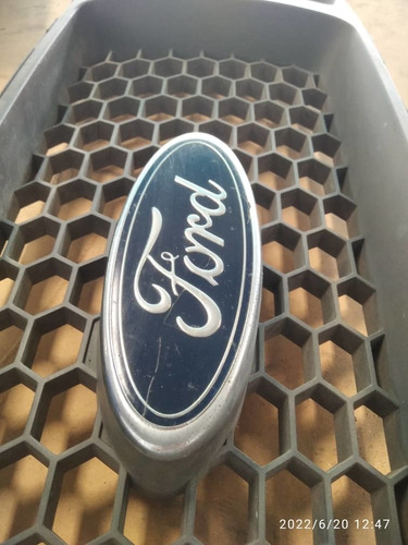 Parrilla Frontal Ford Ranger + Emblema Usada En Buen Estado Foto 4
