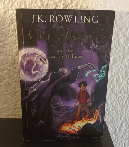 Harry Potter Ans The Deathly Hallows - J. K. Rowling