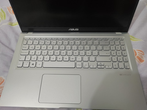 Laptop Asus Vivobook 15-ryzen 7 3700u, Excelente Para Juego