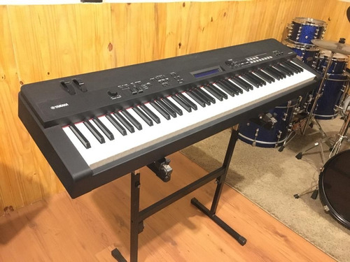 Piano Digital Yamaha Cp40 Stage - Em Bom Estado