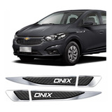 Adesivo Emblema Chevrolet Onix Fibra De Carbono Resinado Cromado Aplique Lateral Par Res09 Fgc
