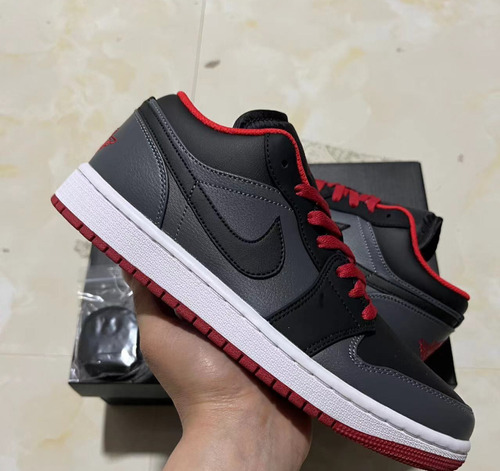 Nike Retro Jordan 1 Low Black Red 