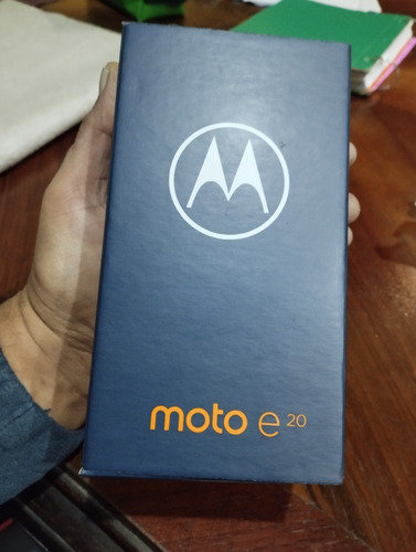 Celular Motorola E20